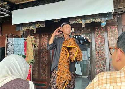 Kelas Seni Batik 